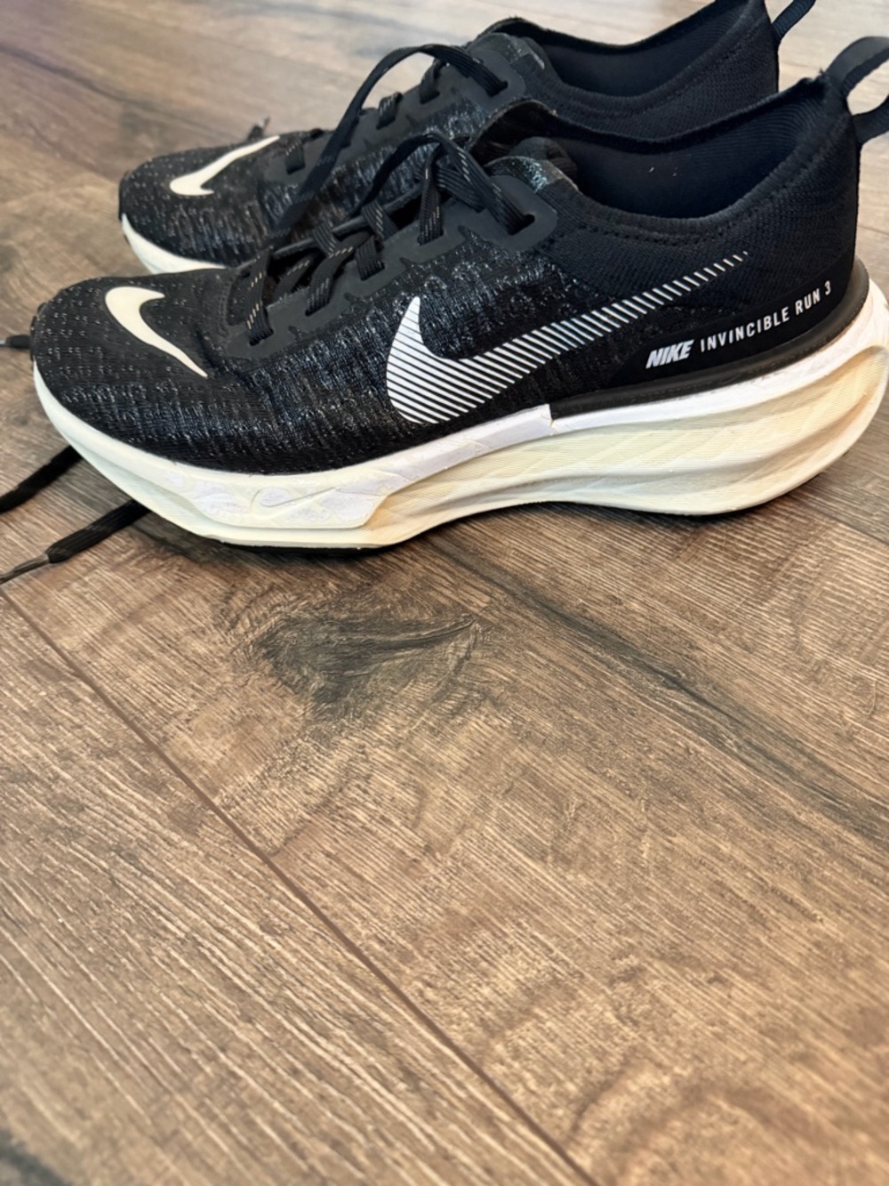 Women’s Nike Invincible 3 - Picture 4 of 11
